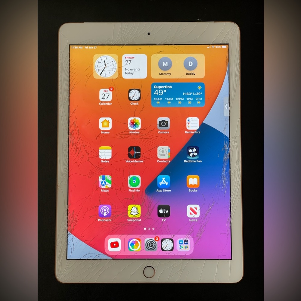 iPad 6th Generation 32gb Rose Gold - Shatter Screen- wifi & cellular